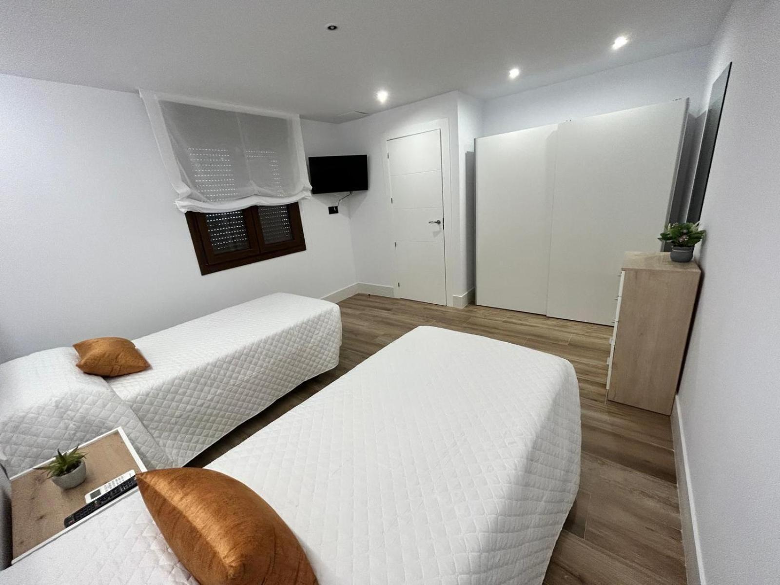 1ª Planta D Juan Robledo En Centro Ciudad, Apartment